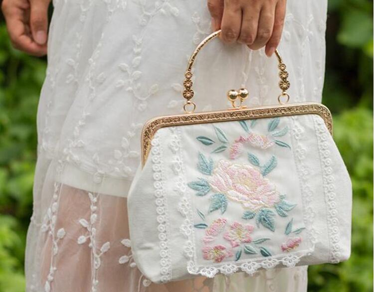 Kylethomasw Chinese Style Embroidered Handbag for Women Vintage Metal Frame Evening Bags Kiss Lock Qi Pao Clutch Bag Female Ethnic Purses